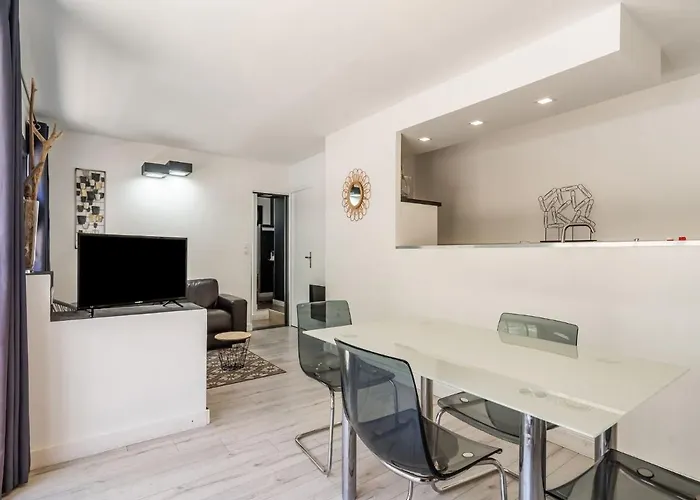 Elegant With Private Pool Vila