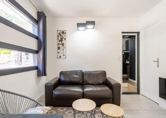 Elegant With Private Pool